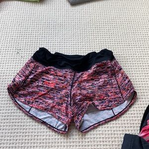 Patterned lululemon 4 inch shorts
